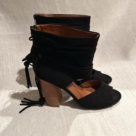 Dolce by Mojomoxy Pointed Open Toed Lace Up Heels - Picture 4 of 6